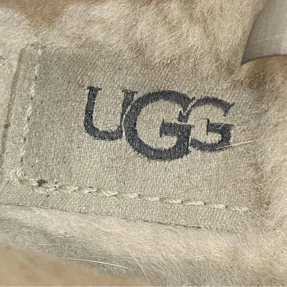 UGG Ansley Women’s 7.5 Black Suede Shearling Moccasin Slippers - Picture 8 of 10